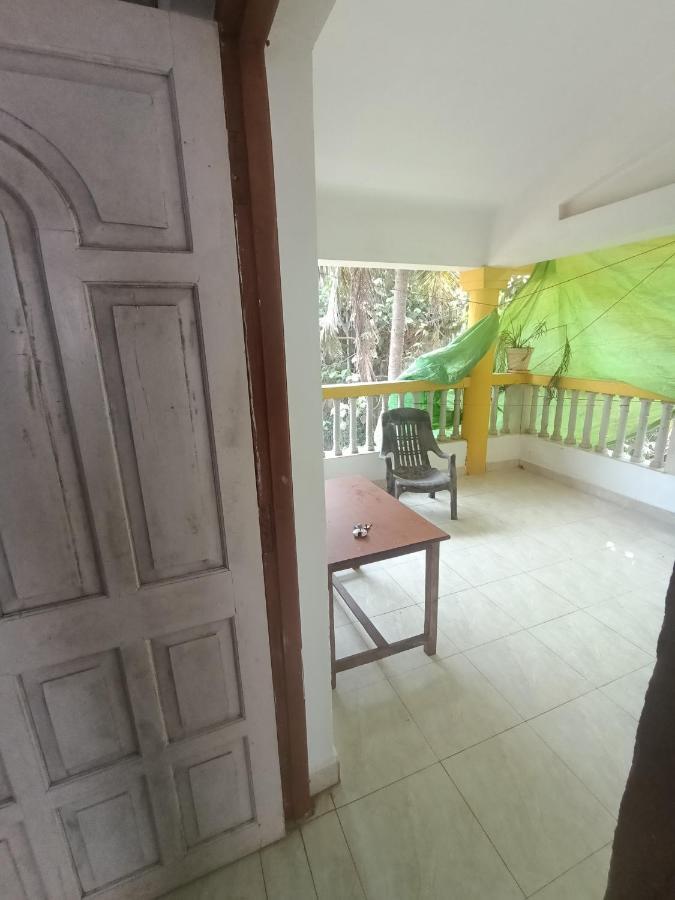 Sera'S Guest House Baga Exterior foto